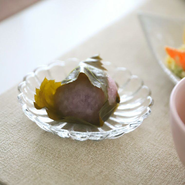 ガラス製　菊花プレート皿