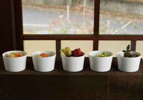 美濃焼 木箱入ギフトセット 小鉢五個セット 白磁 miyama｜おしゃれな