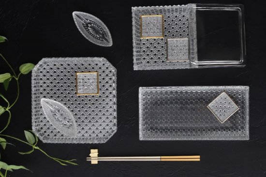ガラス製カット硝子 籠目八寸縁立四角皿｜M苦楽園｜おしゃれな食器通販