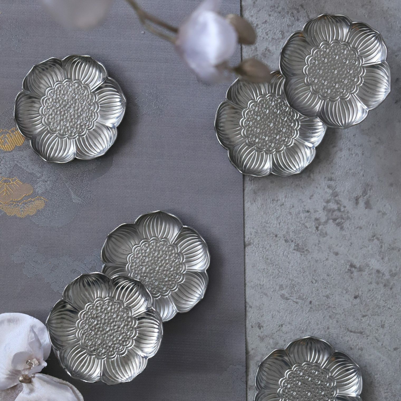蓮 花型 シルバー茶たくトレー 8.5cm｜M苦楽園｜おしゃれな食器通販サイト