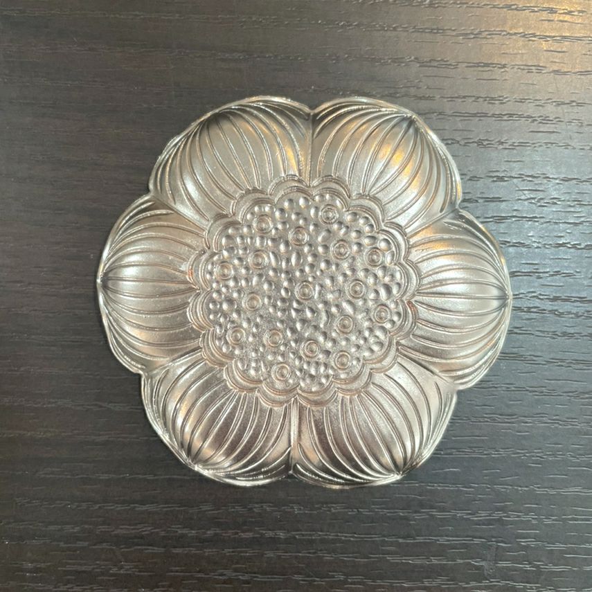 蓮 花型 シルバー茶たくトレー 8.5cm｜M苦楽園｜おしゃれな食器通販サイト