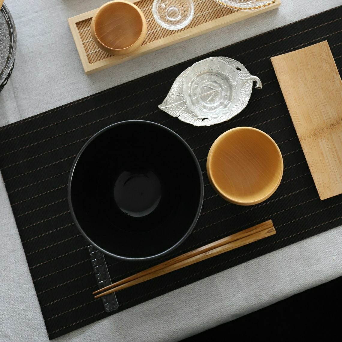 葉っぱ型 シルバー茶たくトレー 13.3cm｜M苦楽園｜おしゃれな食器通販
