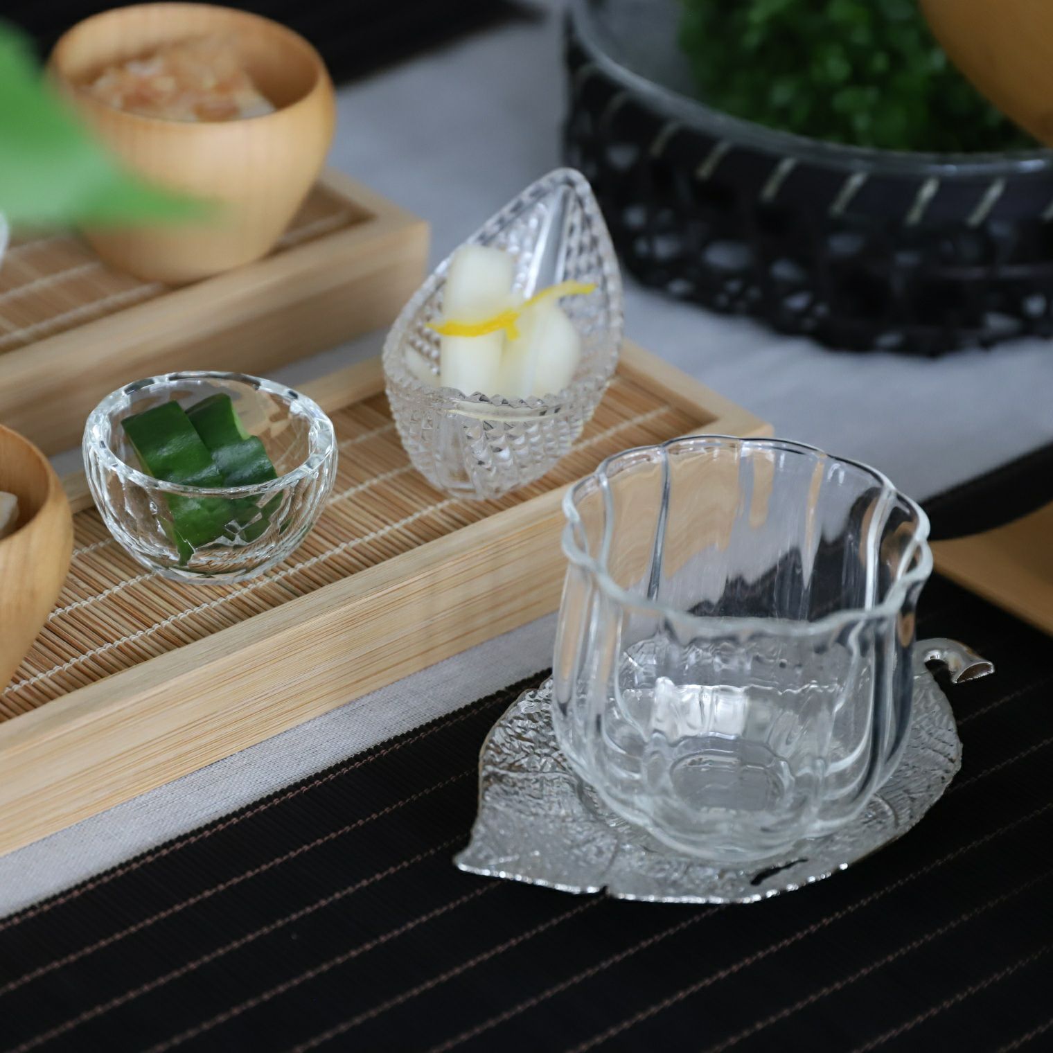 葉っぱ型 シルバー茶たくトレー 13.3cm｜M苦楽園｜おしゃれな食器通販