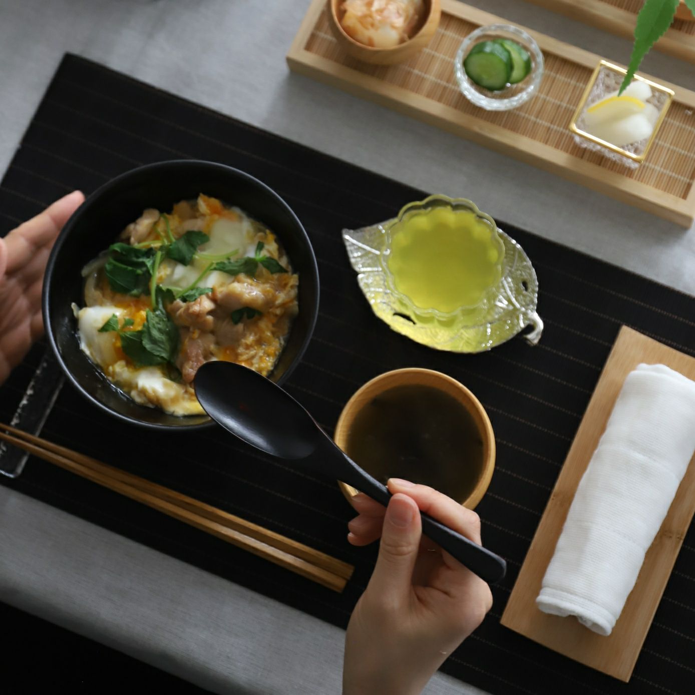葉っぱ型 シルバー茶たくトレー 13.3cm｜M苦楽園｜おしゃれな食器通販