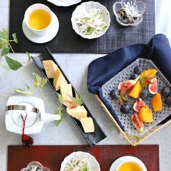 ガラス製カット硝子 籠目八寸縁立四角皿｜M苦楽園｜おしゃれな食器通販