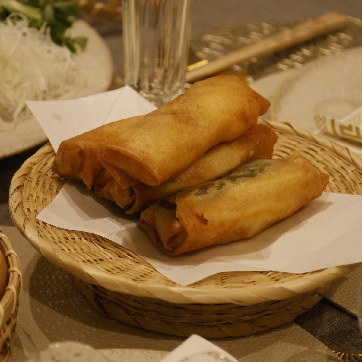  竹製　細編み　足つき高台　蕎麦ざる