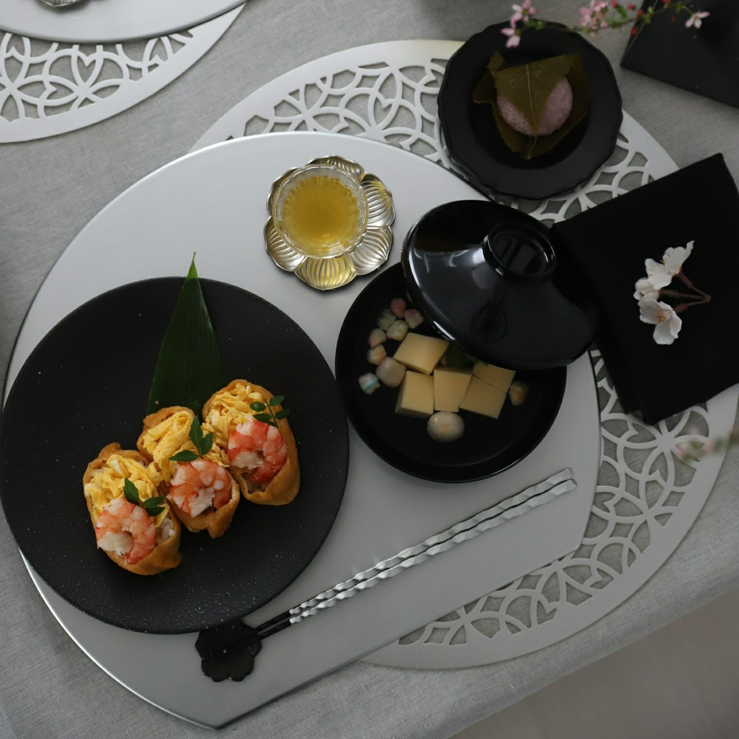 美濃焼 黒いシンプルプレート皿 磁器 YOZORA｜大人おしゃれな食器やお