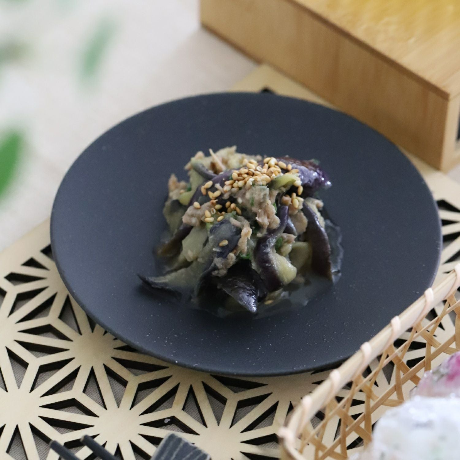 美濃焼 黒いシンプルプレート皿 磁器 YOZORA｜大人おしゃれな食器やお
