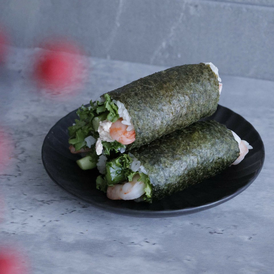 美濃焼　菊型丸皿　磁器　かすみ