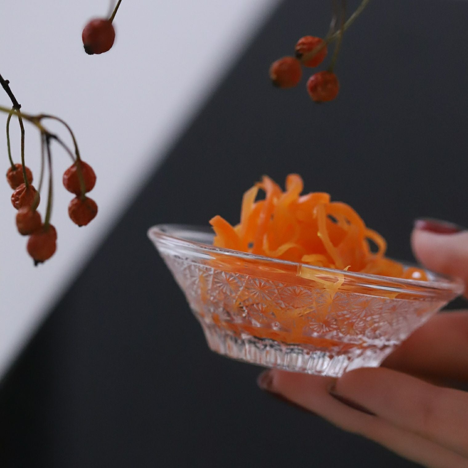 ガラス製　カット硝子　香菊千代口ボウル小鉢　金クリア　7.2cm