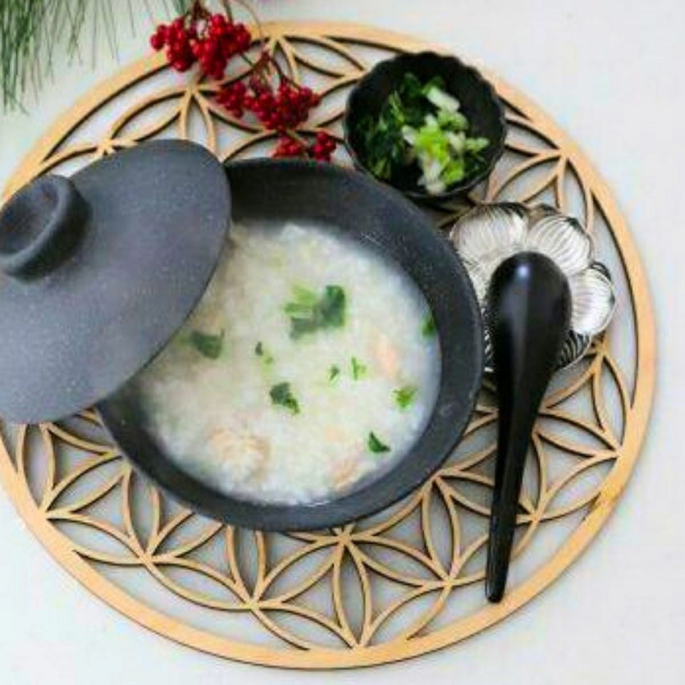 美濃焼　黒い蓋つき丼碗　磁器　YOZORA