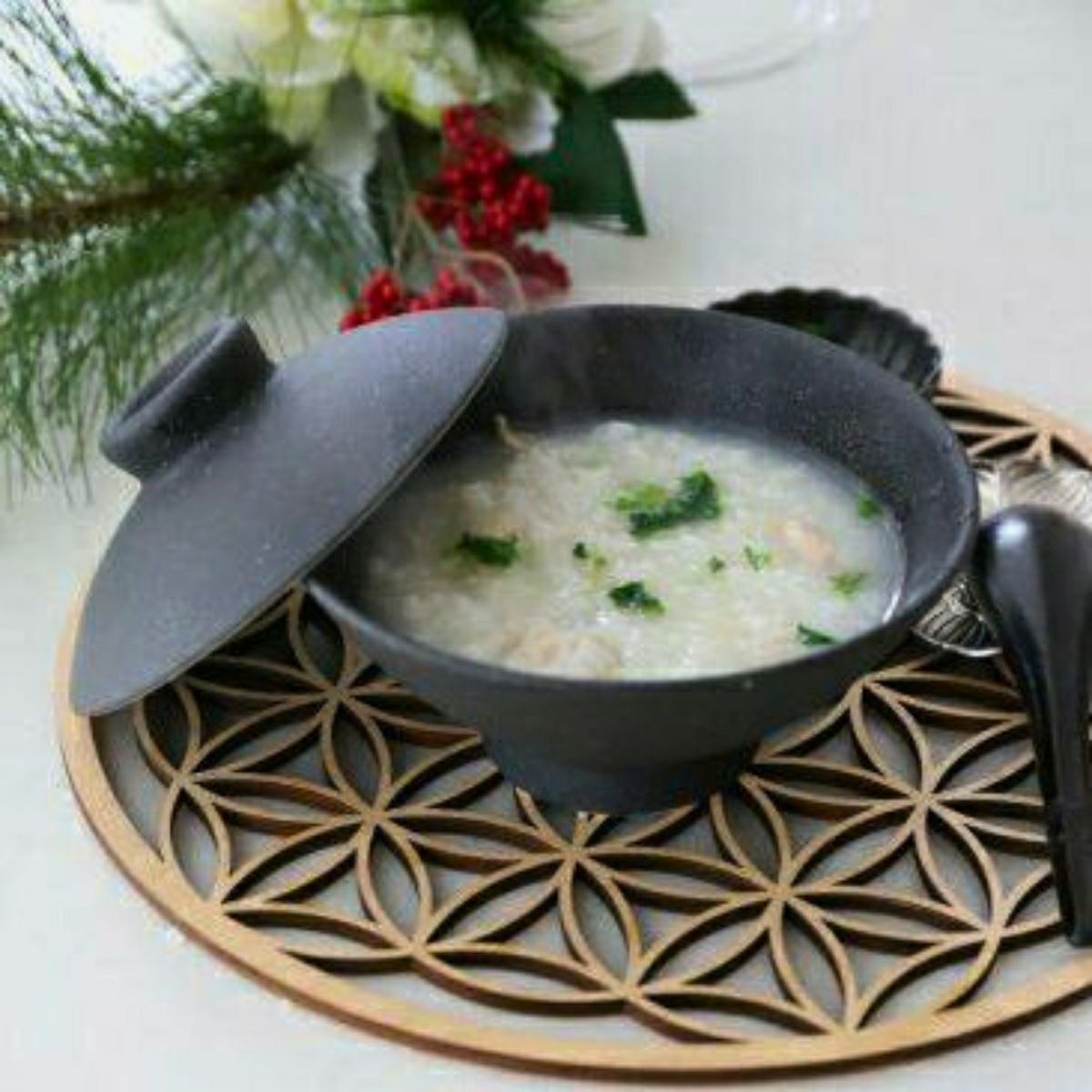 美濃焼 黒い蓋つき丼碗 磁器 YOZORA｜M苦楽園｜おしゃれな食器通販サイト