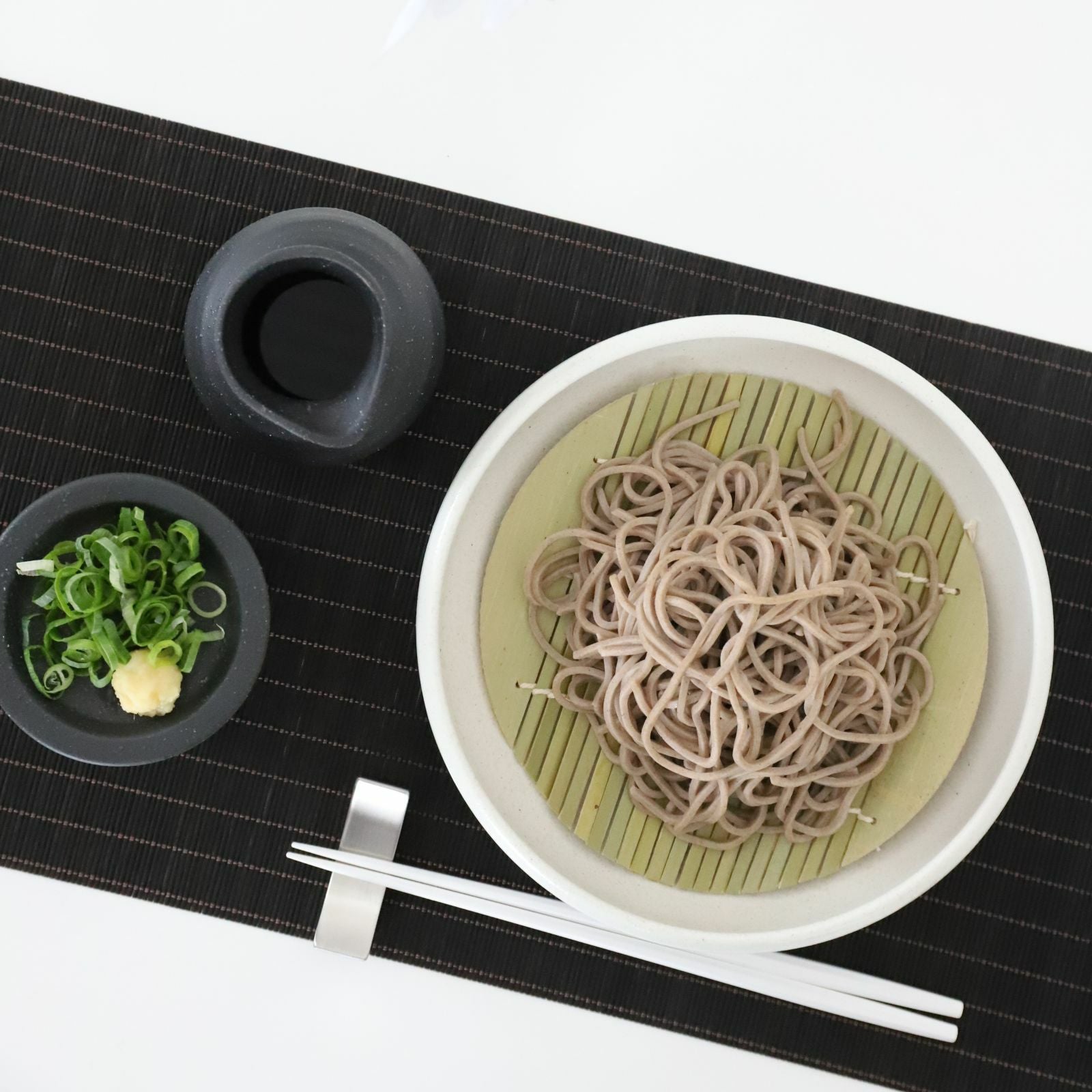 美濃焼 黒いそば猪口セット 磁器 YOZORA｜M苦楽園｜おしゃれな食器通販