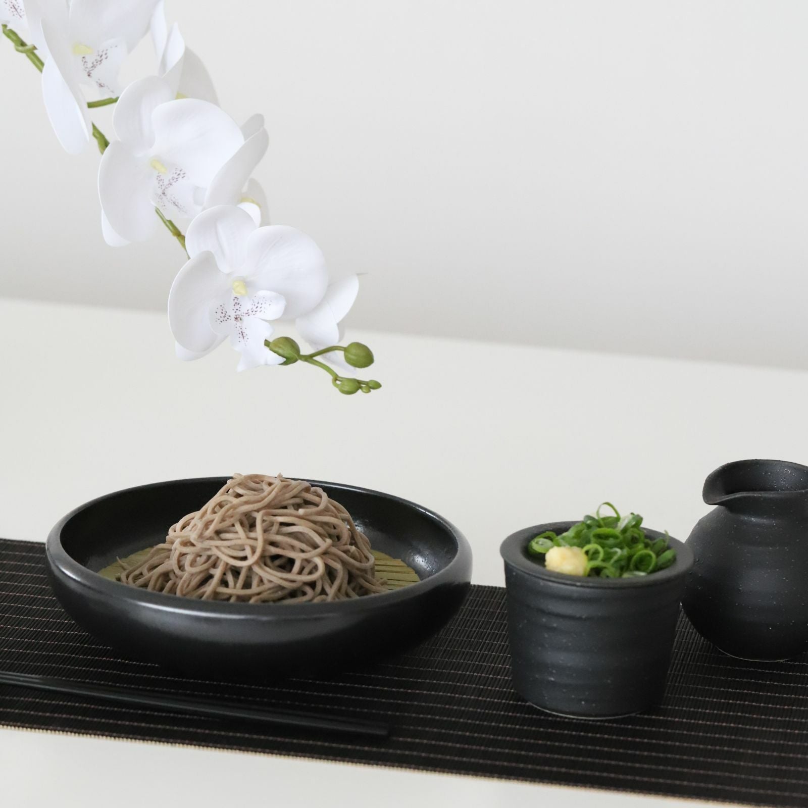 美濃焼 黒いそば猪口セット 磁器 YOZORA｜M苦楽園｜おしゃれな食器通販