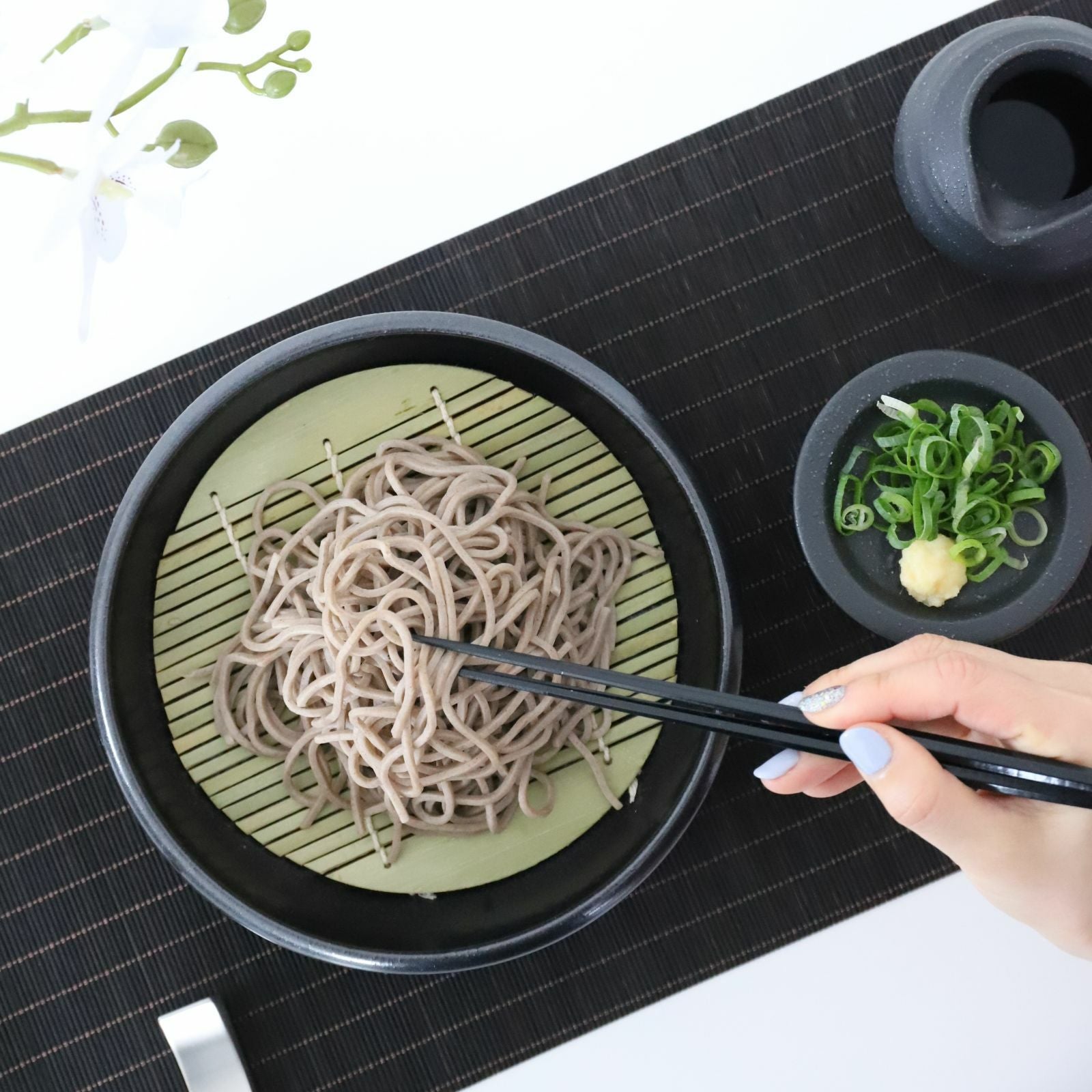 美濃焼 黒いそば猪口セット 磁器 YOZORA｜M苦楽園｜おしゃれな食器通販