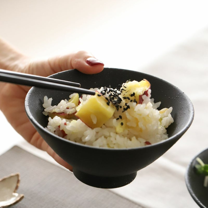 美濃焼　黒いお茶碗