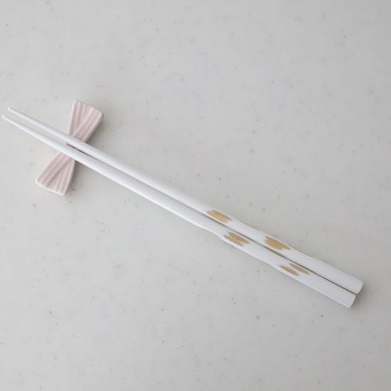 美濃焼　リボン型の可愛い陶器箸置き　ピンク