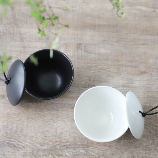 美濃焼 白黒 蓋付陶製ボウル茶碗｜M苦楽園｜おしゃれな食器通販サイト