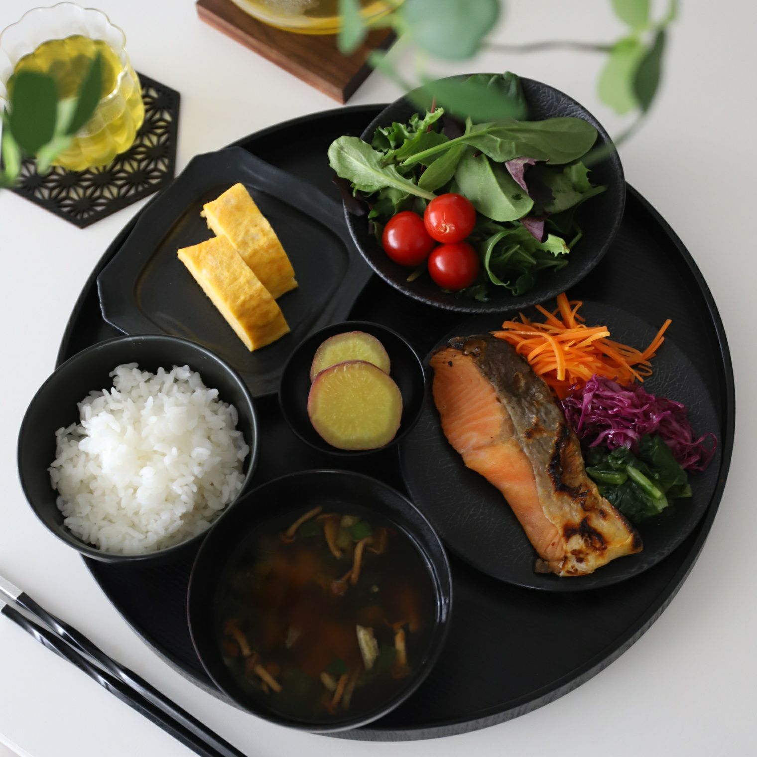 美濃焼 貫入浅ボウルブラック14cm｜M苦楽園｜おしゃれな食器通販サイト