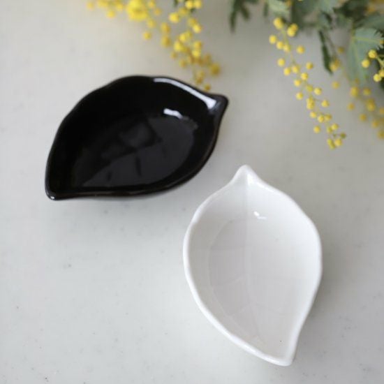 リーフ型小鉢 陶磁器6.5cm2個セット｜おしゃれな食器の通販サイト M苦楽園