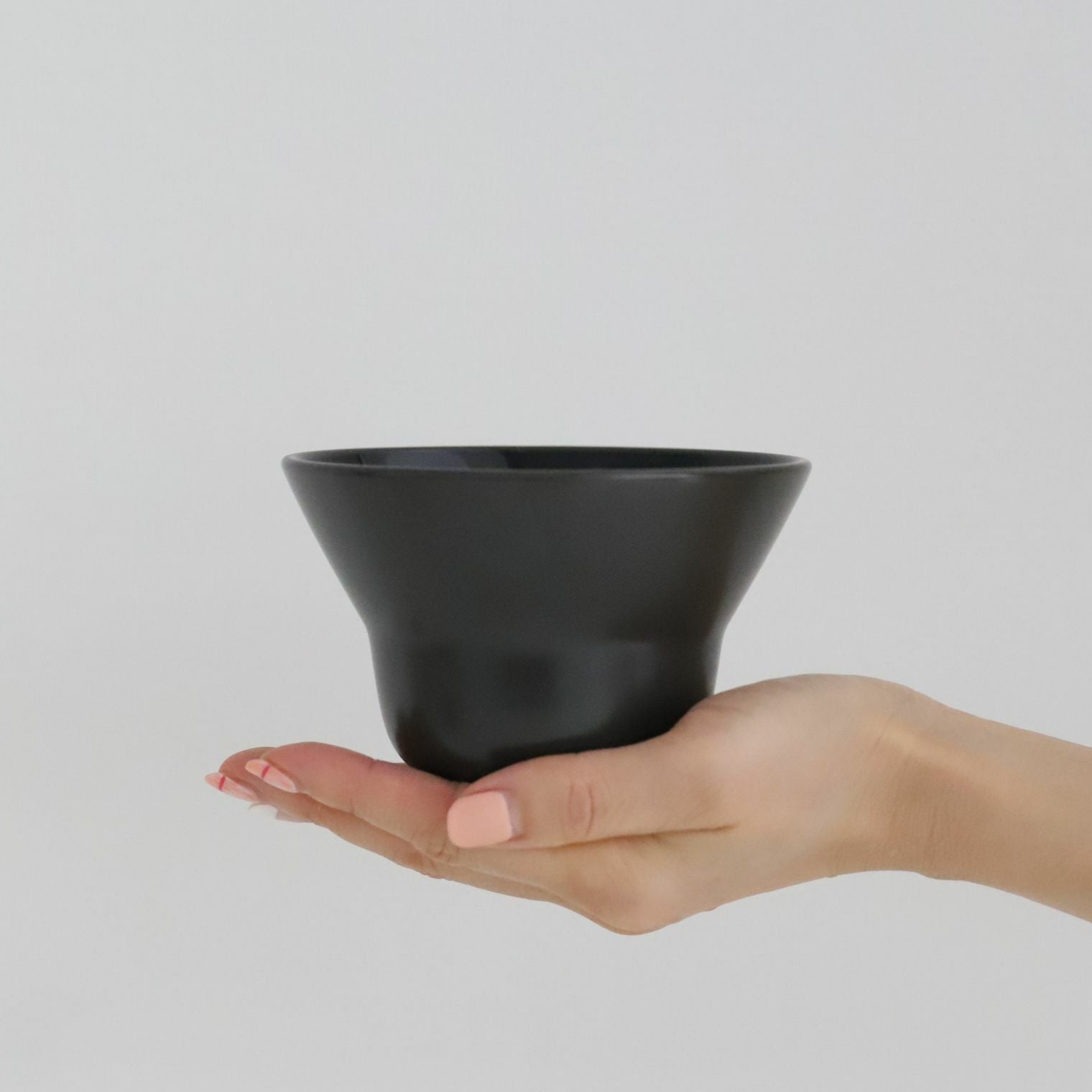 美濃焼　白黒　レイズドボウル碗　磁器　ブラック小サイズ
