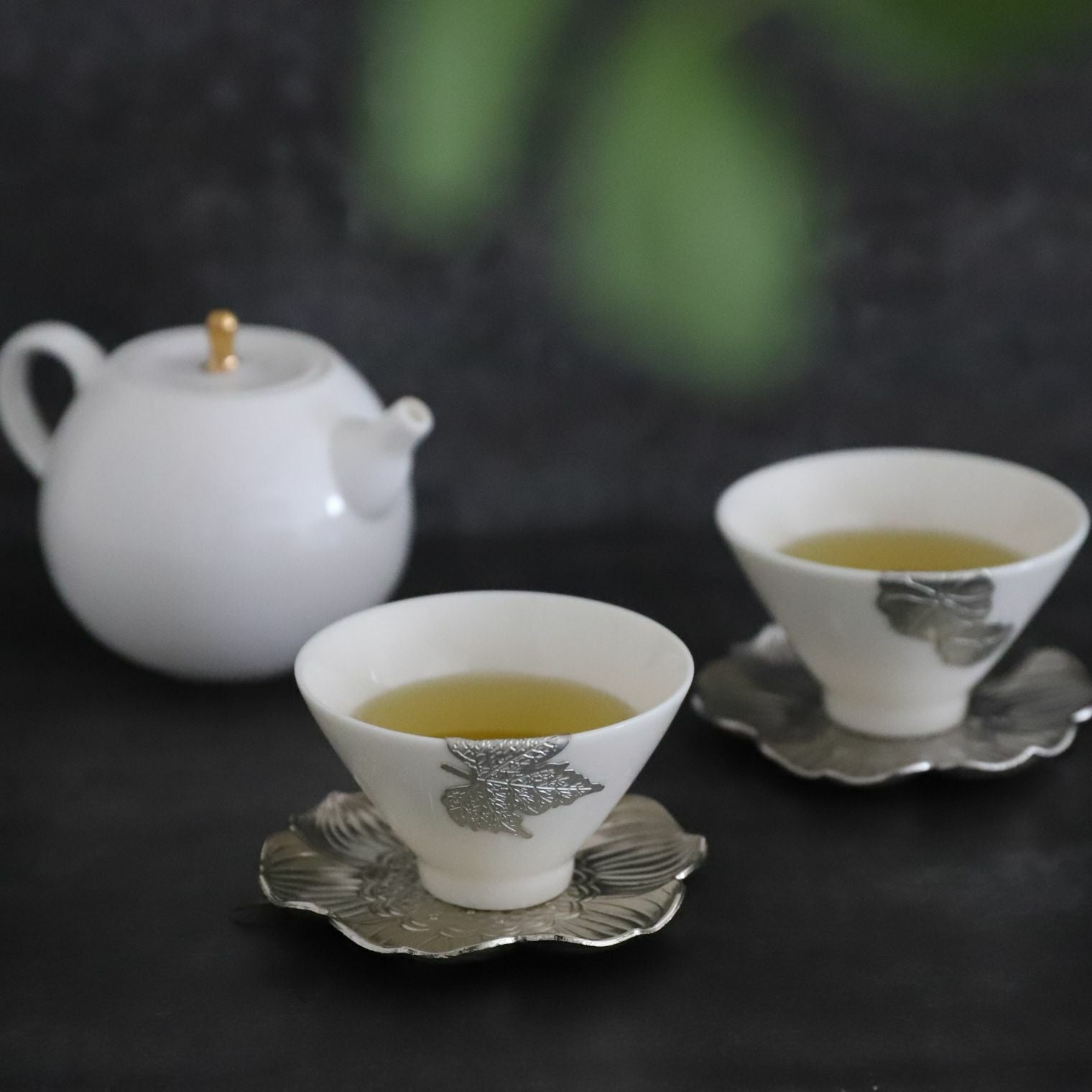 白磁器製 湯呑 錫モチーフ茶器 三角｜おしゃれな食器の通販サイト M苦楽園