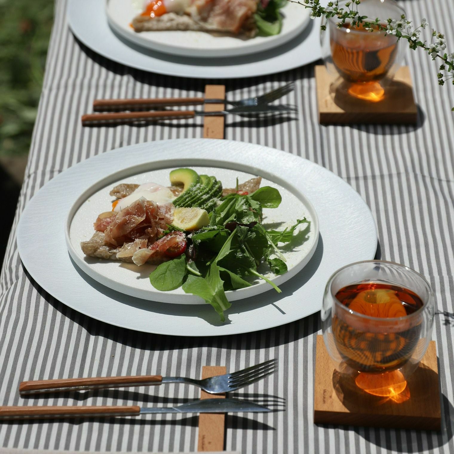 有田焼 白い切立丸皿 磁器 スノー｜大人おしゃれな食器やお皿の通販