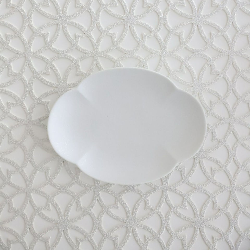 有田焼　白い楕円オーバル木甲皿　磁器　スノー　