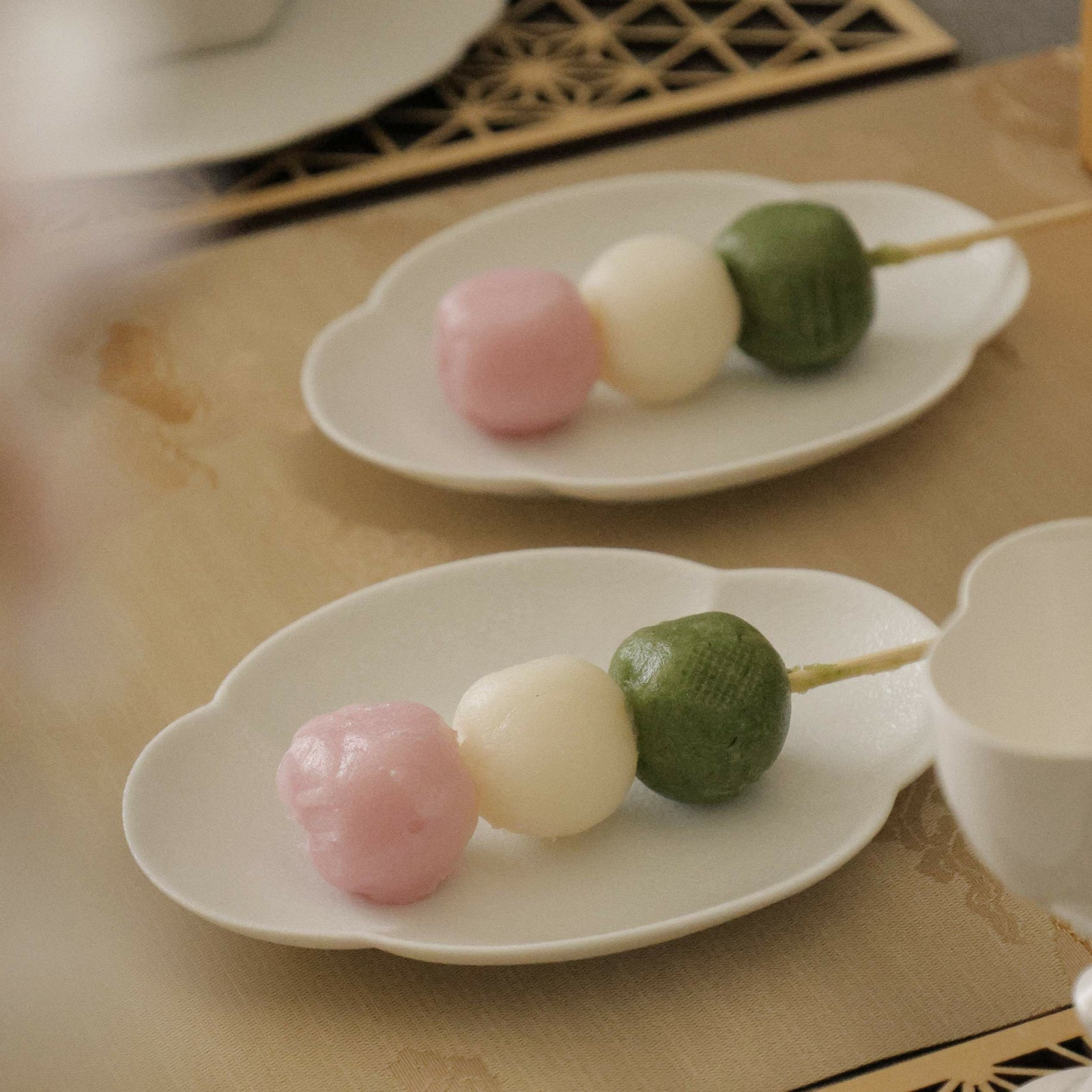 有田焼　白い楕円オーバル木甲皿　磁器　スノー　