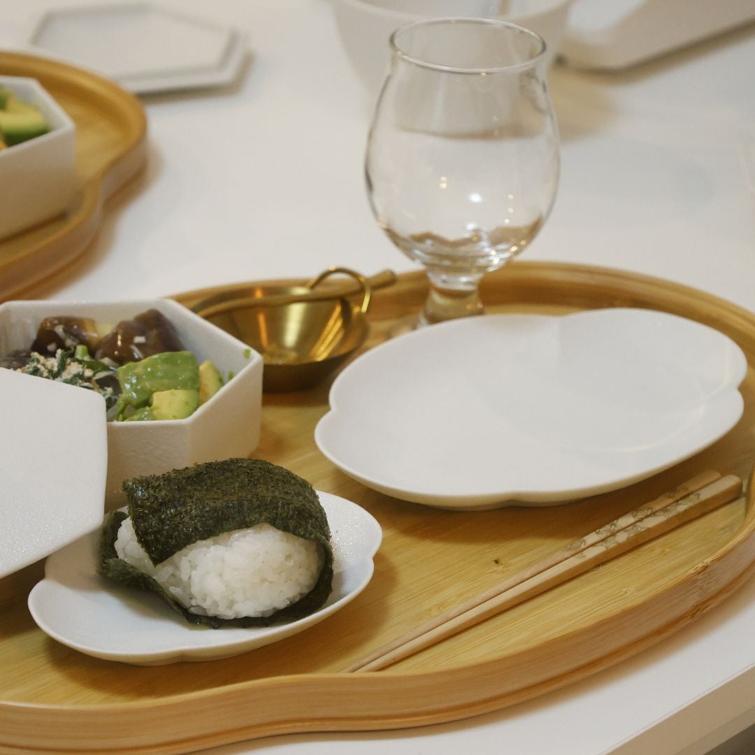 有田焼 白い楕円オーバル木甲皿 スノー｜大人おしゃれな食器やお皿の