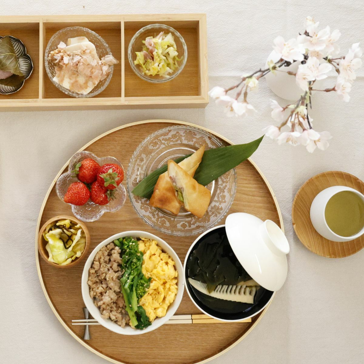 白い蓋付お吸物椀 12cm｜M苦楽園｜おしゃれな食器通販サイト