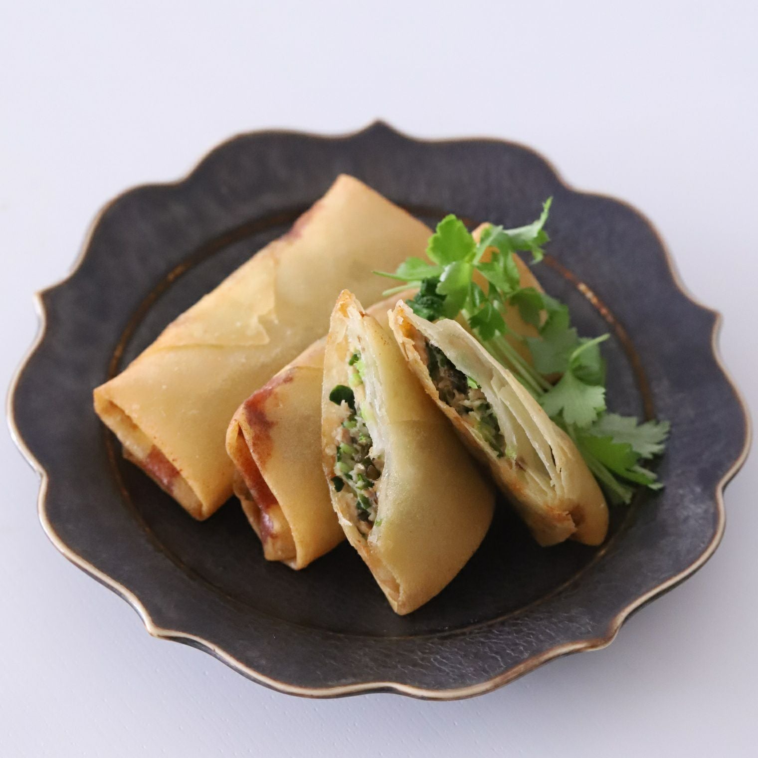 美濃焼 輪花プレート皿 陶磁器 KOUETU｜大人おしゃれな食器やお皿の