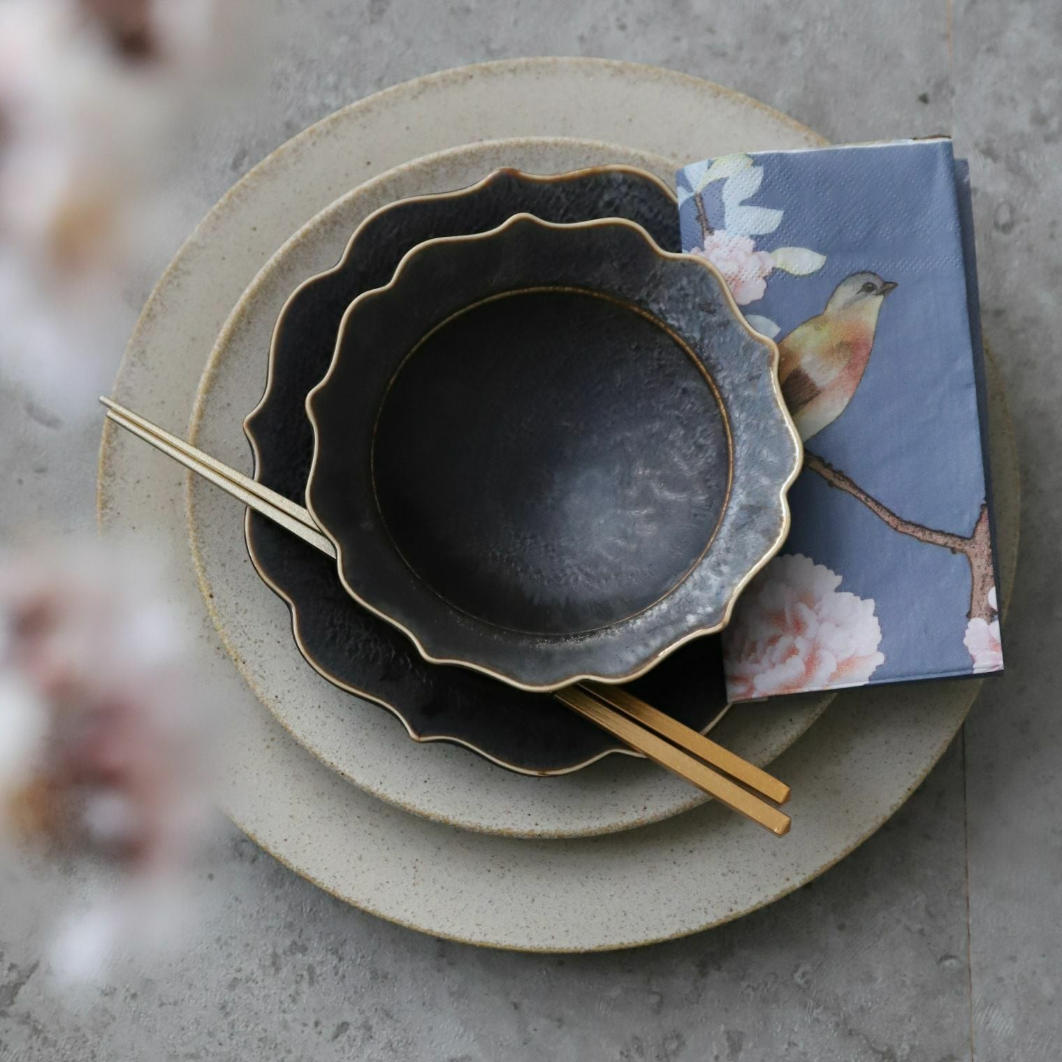 美濃焼 輪花プレート皿 陶磁器 KOUETU｜大人おしゃれな食器やお皿の