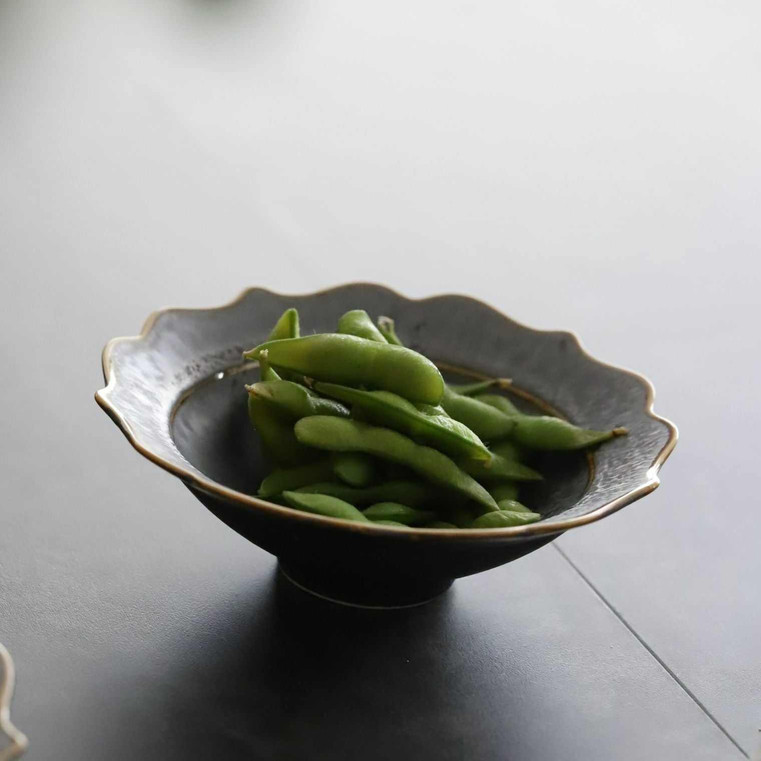 美濃焼 輪花ボウル 陶磁器 KOUETU|M苦楽園|おしゃれな食器通販 美濃焼 輪花ボウル 陶磁器 KOUETU|M苦楽園|おしゃれな食器通販