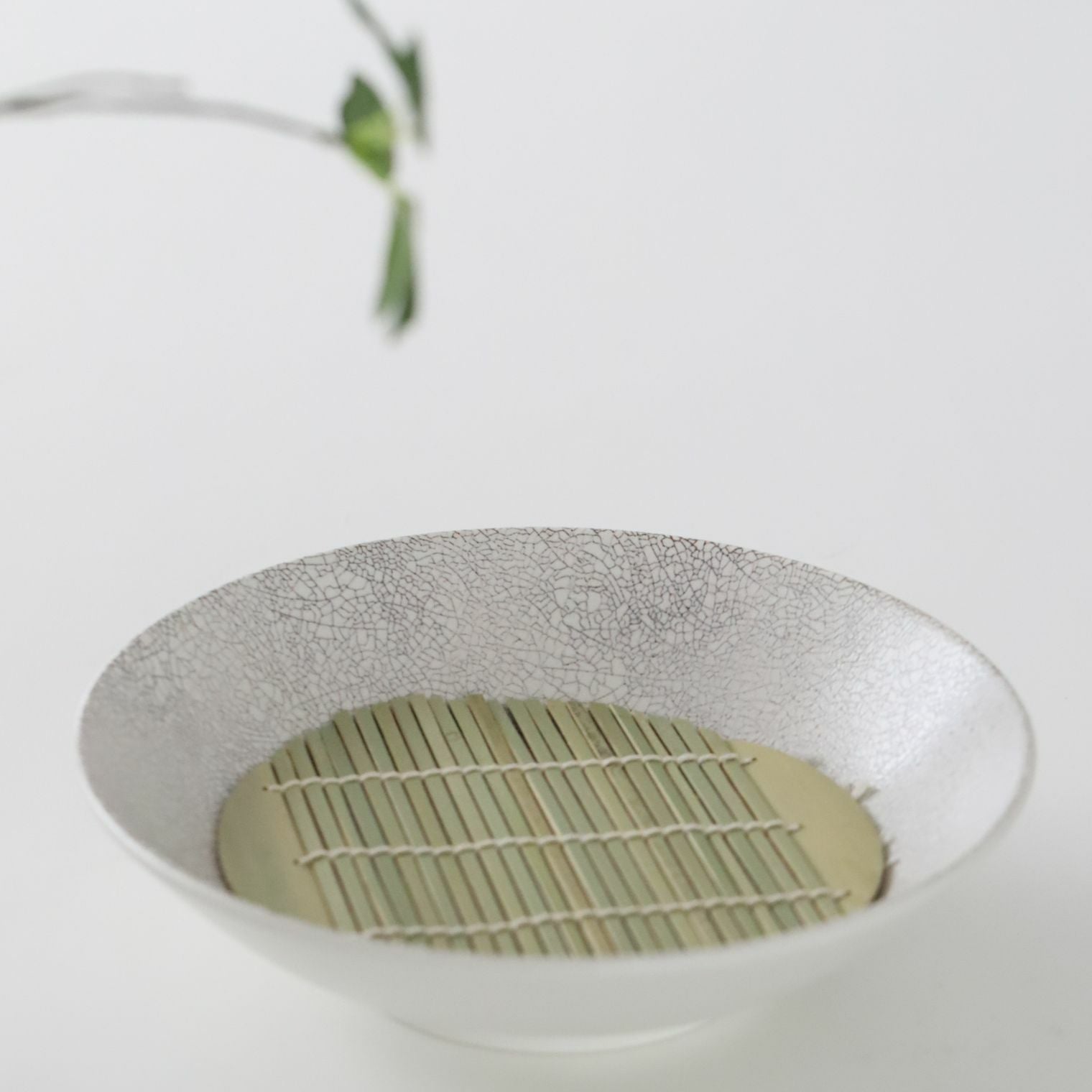 美濃焼　貫入ボウル　陶磁器　ホワイト24cm