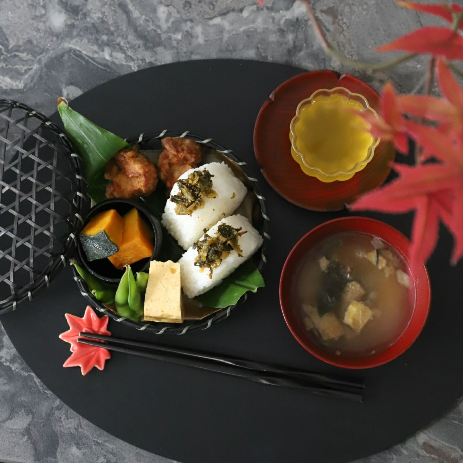 木製 オーバル 赤黒リバーシブル折敷膳42cm｜M苦楽園｜おしゃれな食器