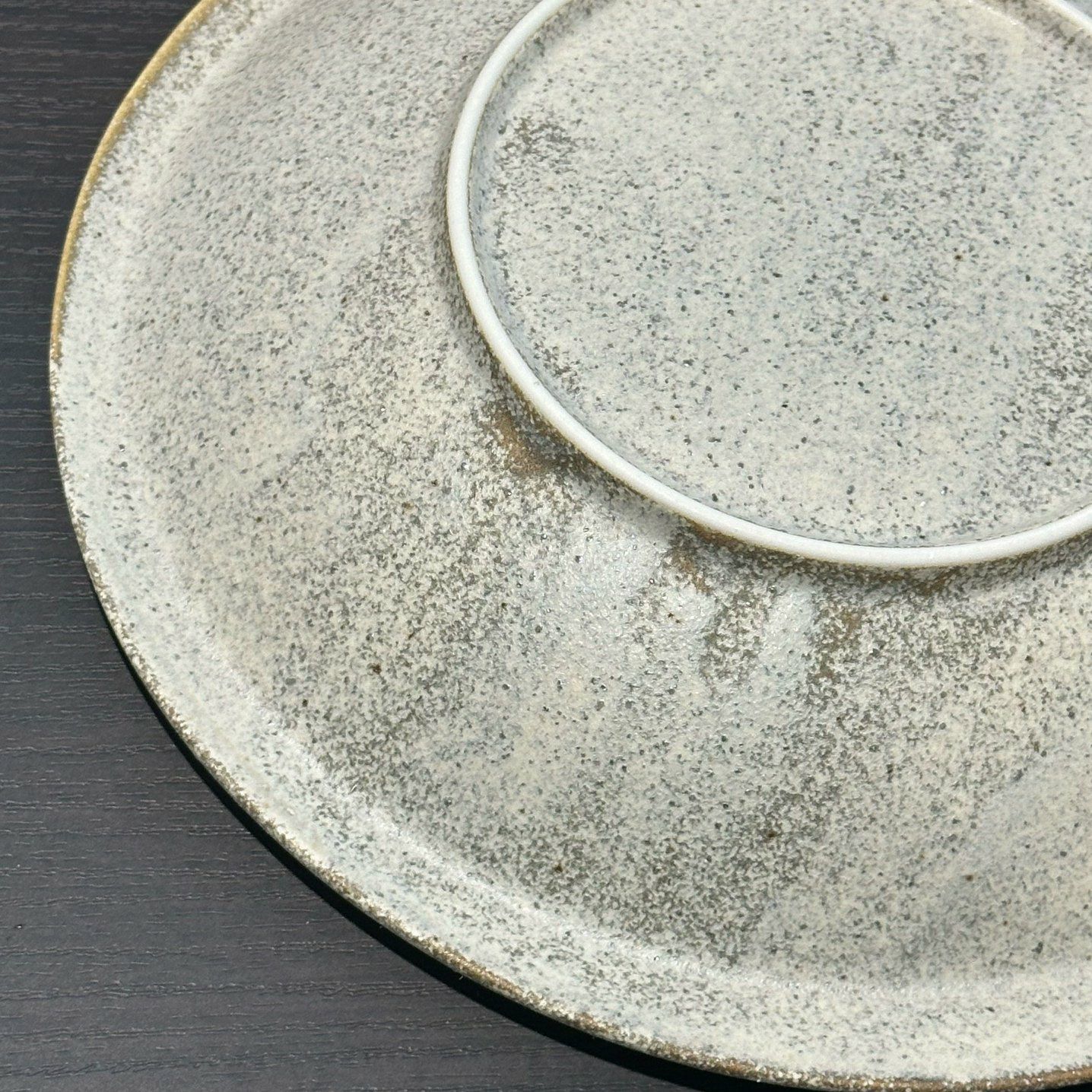 美濃焼 カレー・パスタ皿サンディ24cm｜M苦楽園｜おしゃれな食器通販サイト