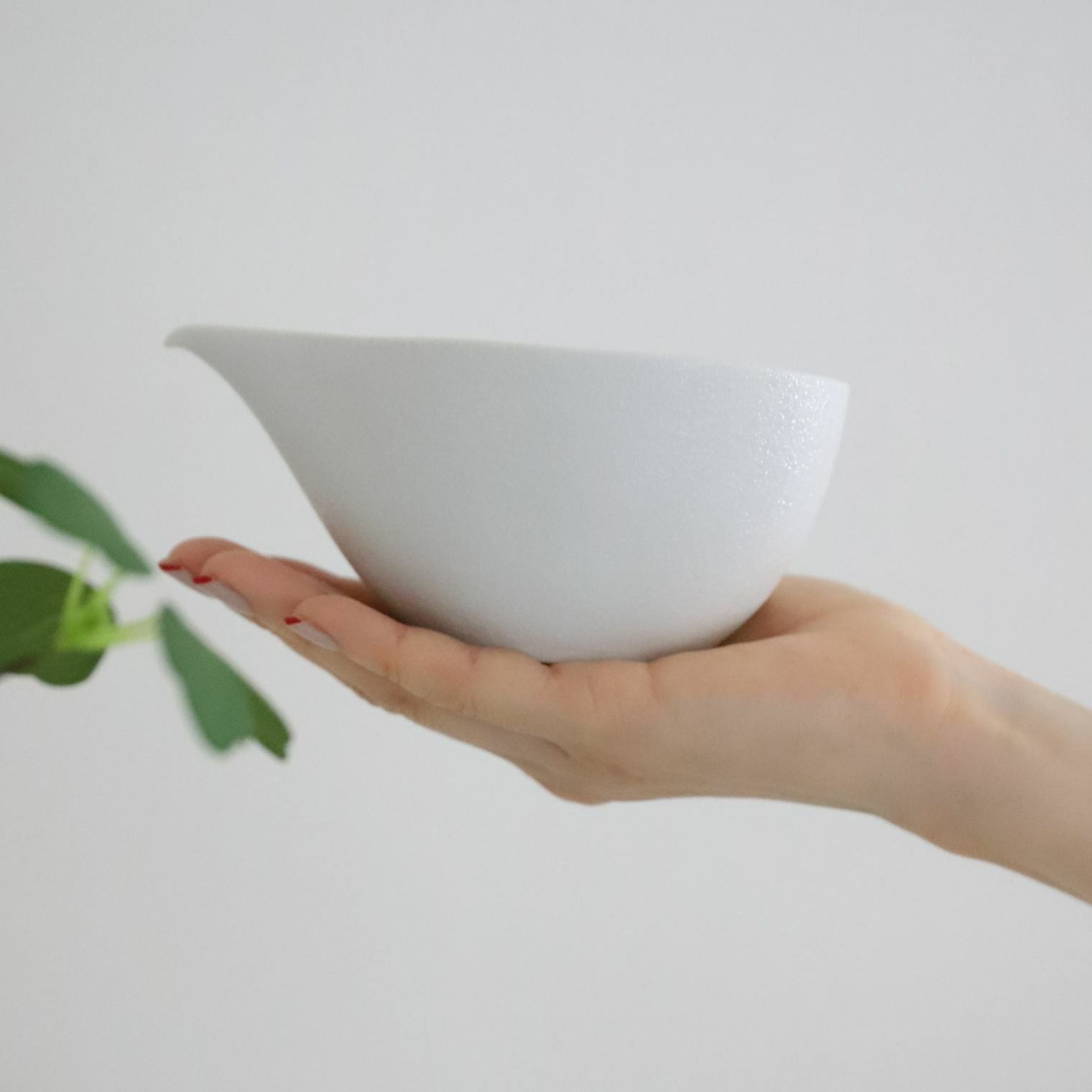 有田焼 白い片口小鉢スノー14cm｜M苦楽園｜おしゃれな食器通販サイト