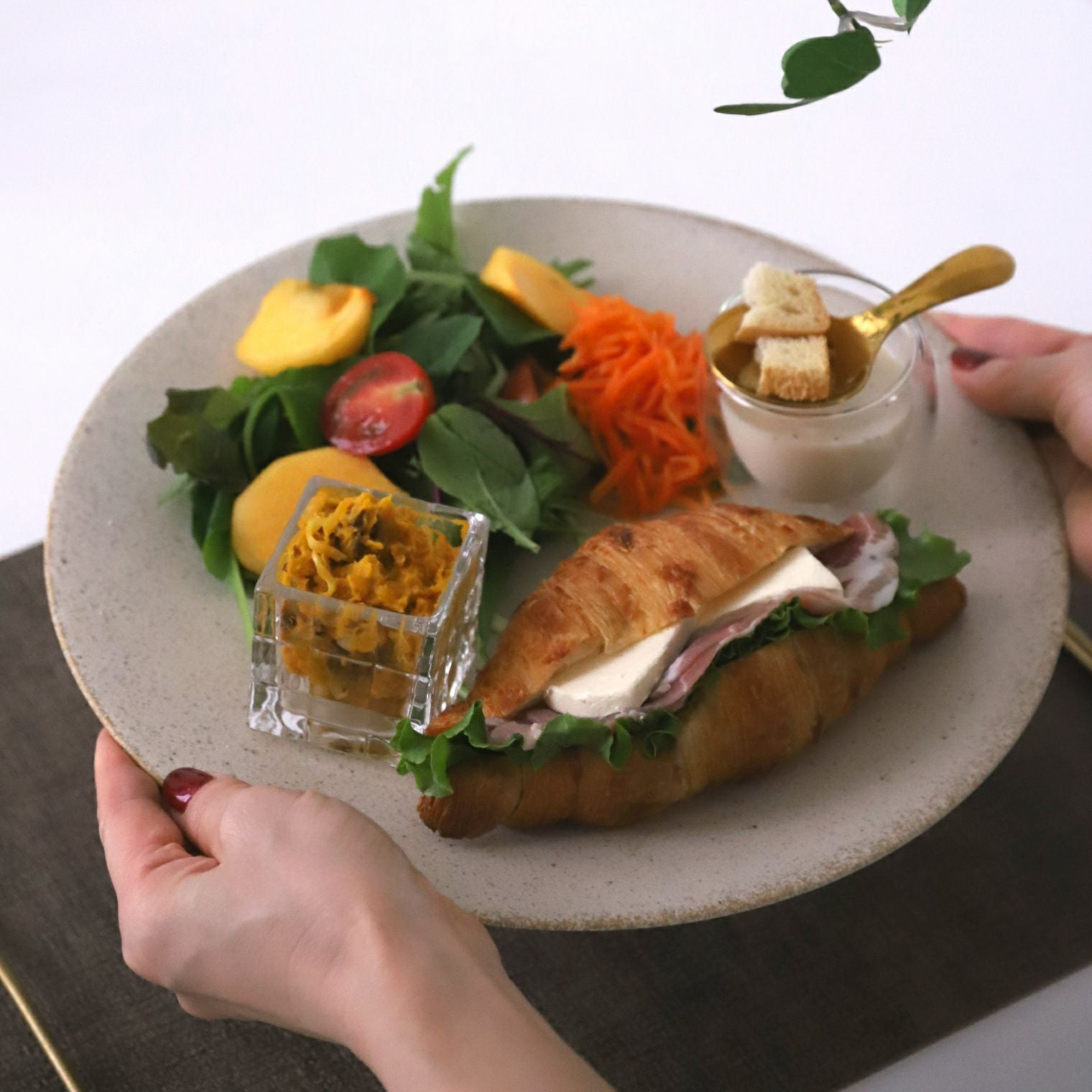 サンディ シンプルプレート｜美濃焼のシンプルなお皿｜大人おしゃれな