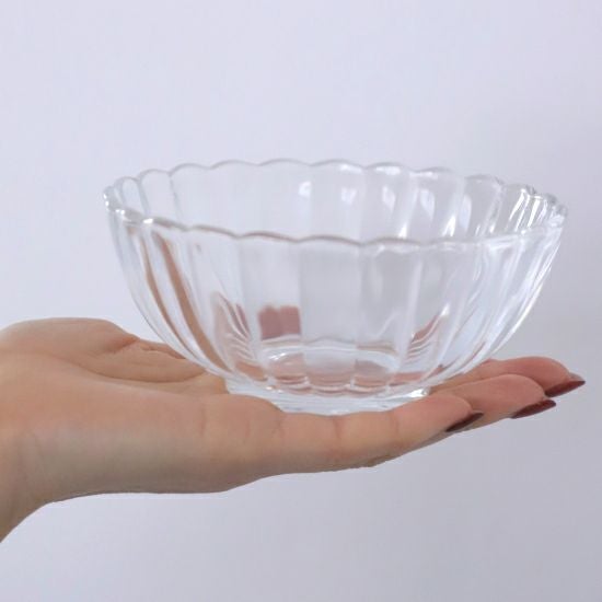 ガラス製　菊花型ボウル小鉢