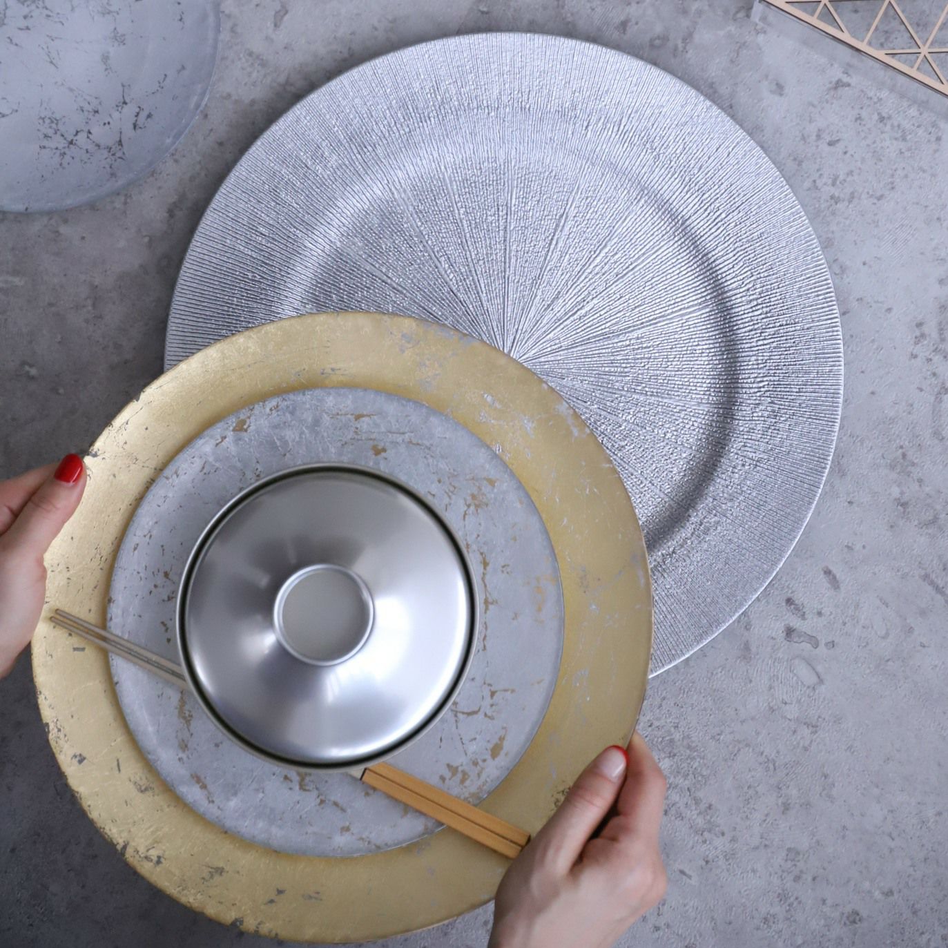 ガラス製 銀箔プレート皿 オーブ｜大人おしゃれな食器やお皿の