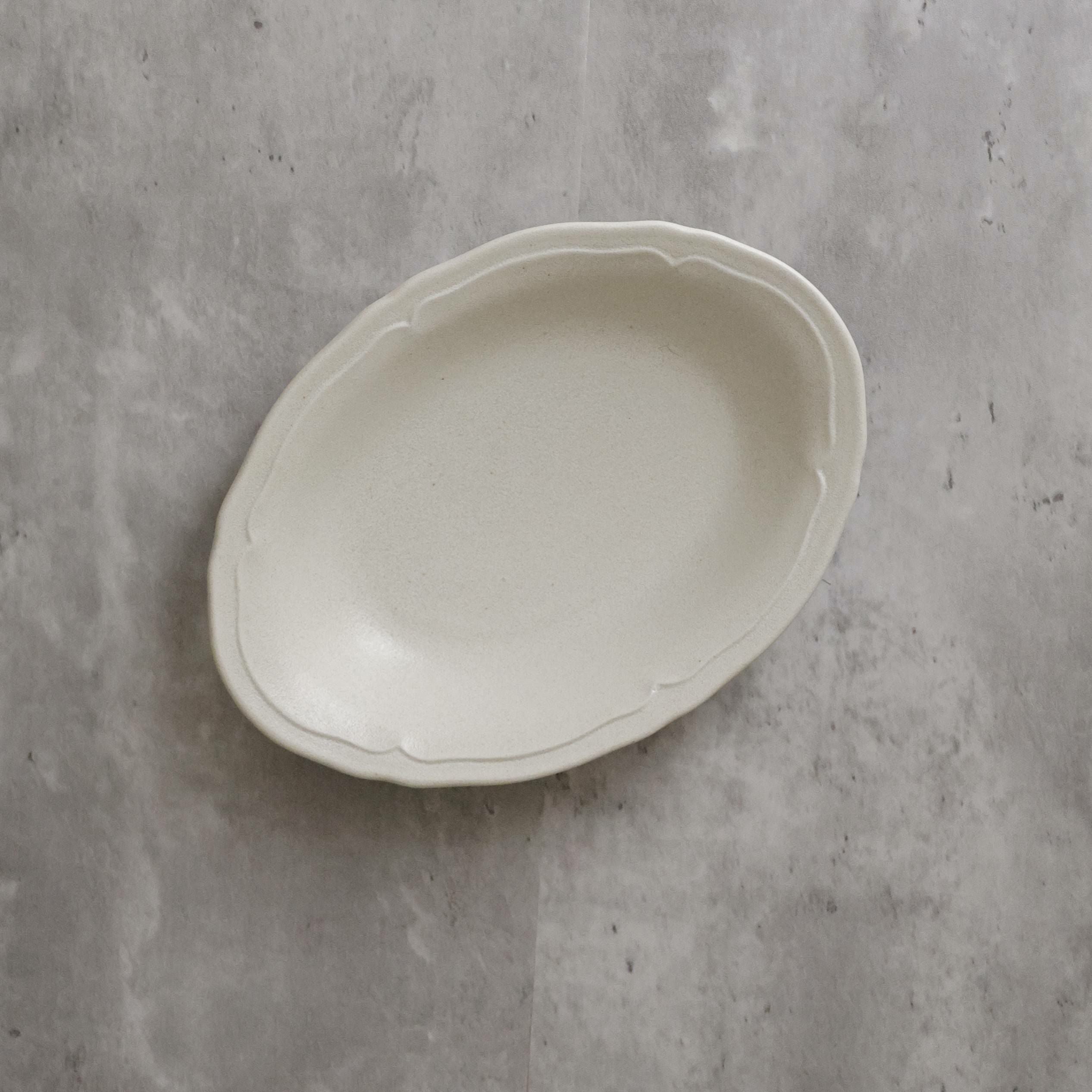 美濃焼　黒いカレー・パスタ皿　磁器　RINKA　23.6cm