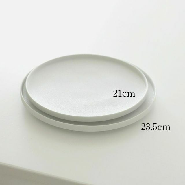 白い切立丸皿　磁器　スノー