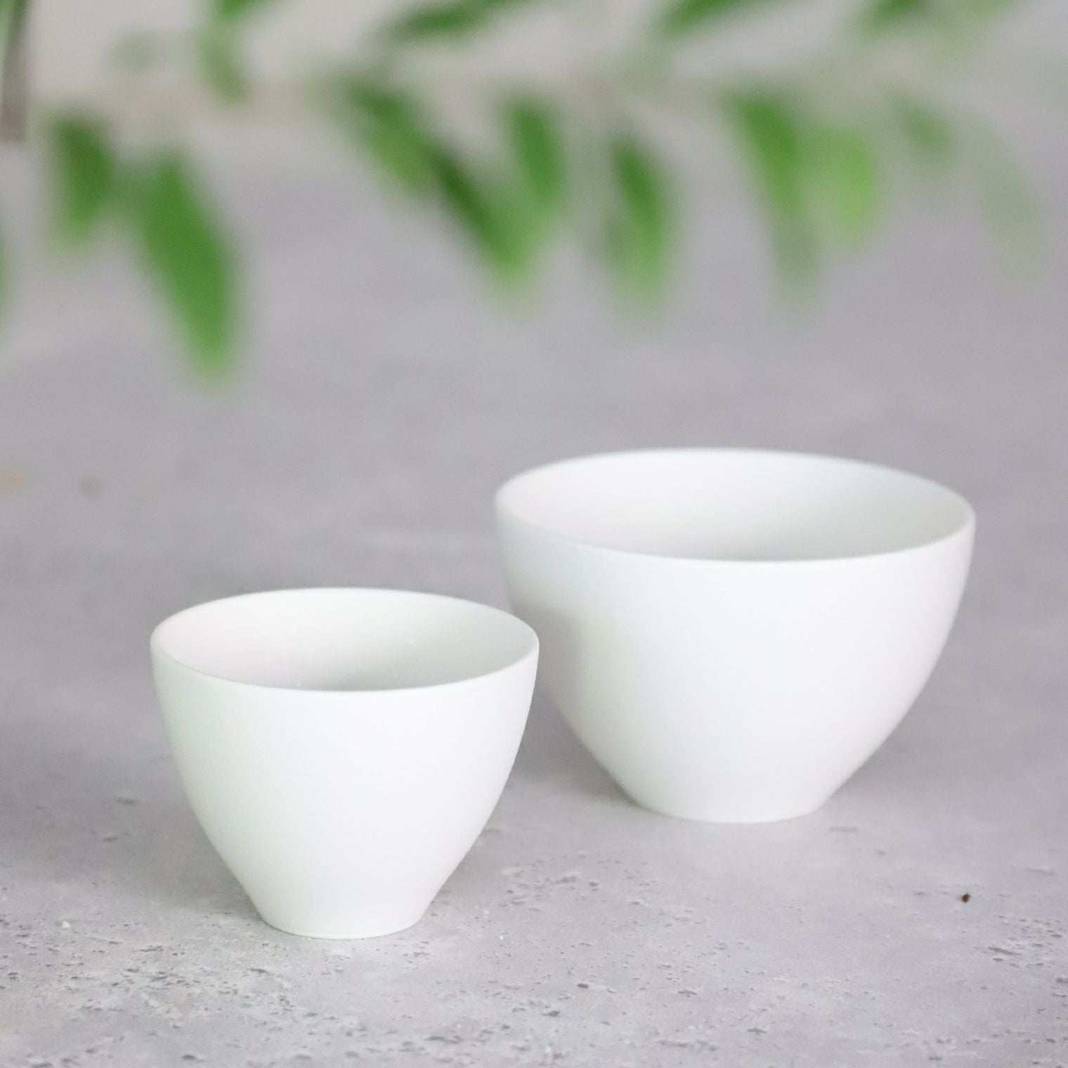 有田焼 白いソフトボウル茶碗 磁器 スノー｜M苦楽園｜おしゃれな食器