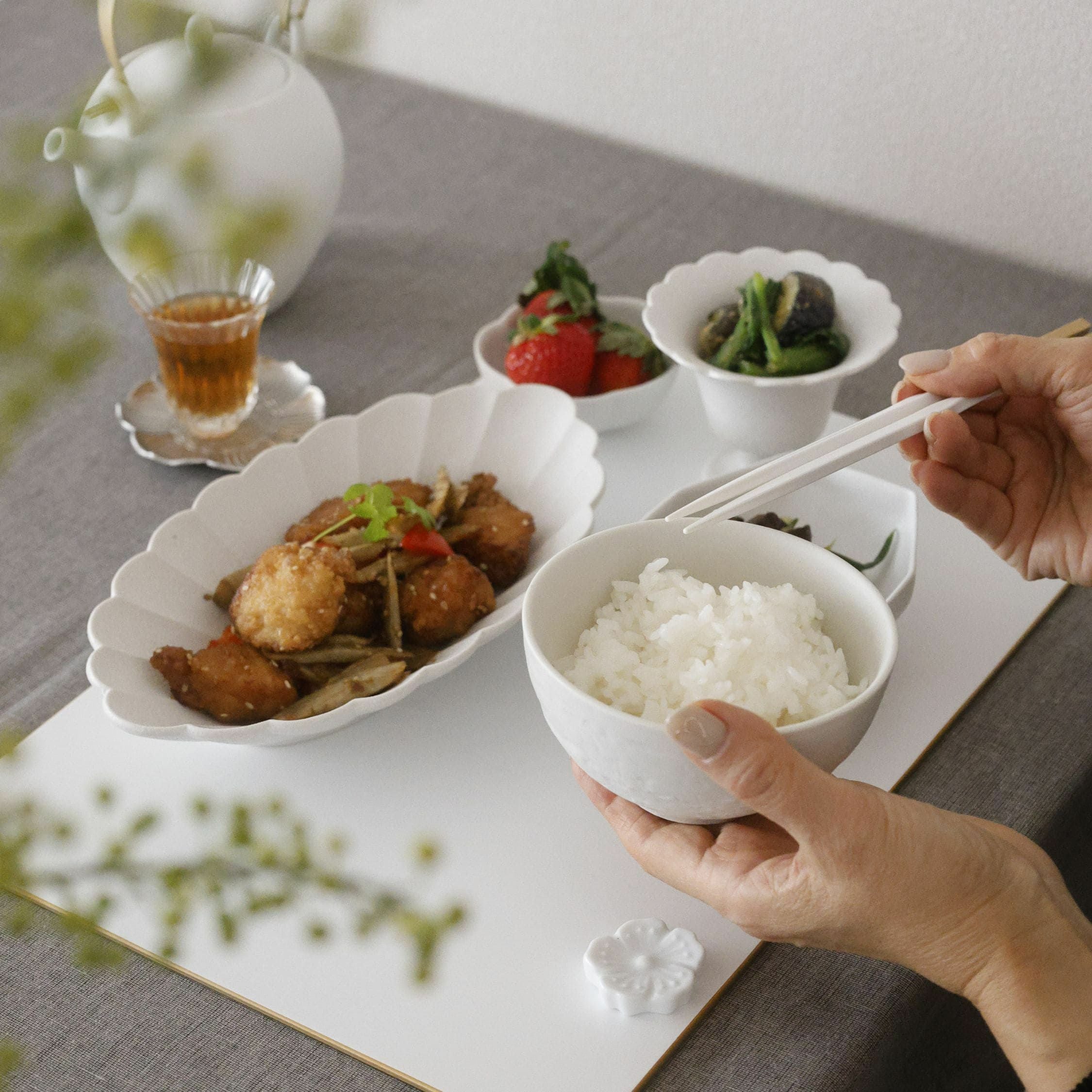 有田焼 白いソフトボウル茶碗 磁器 スノー｜M苦楽園｜おしゃれな食器