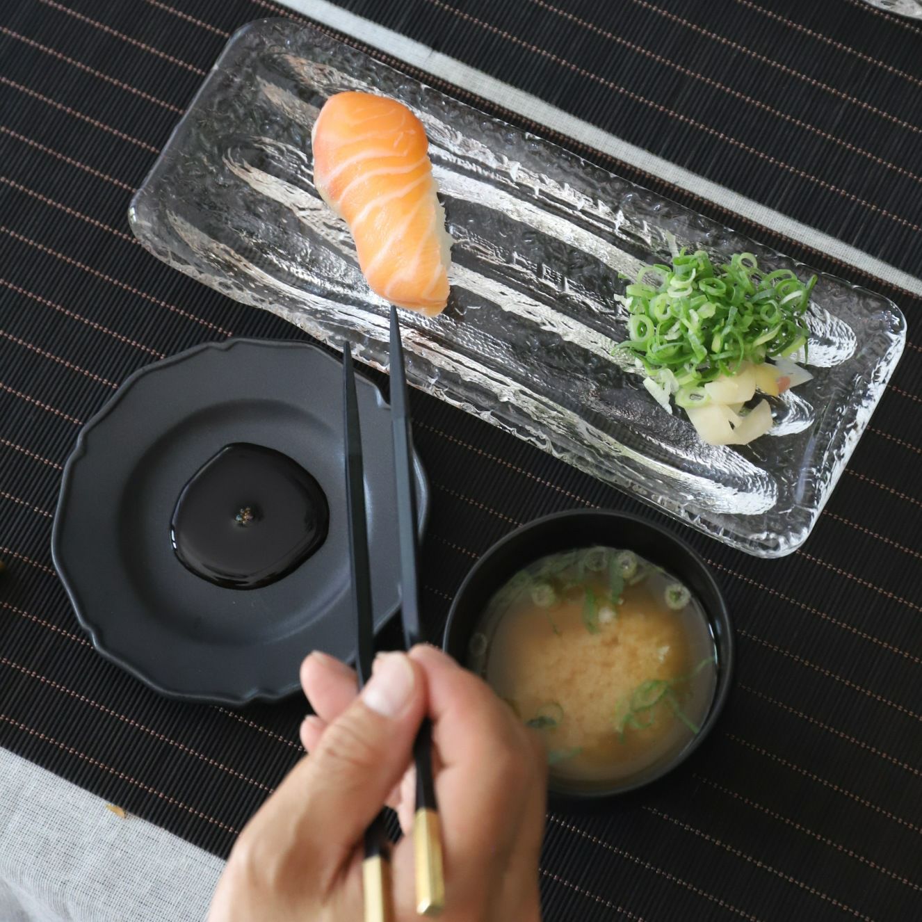 ガラス製 長角高台皿｜M苦楽園｜おしゃれな食器通販サイト