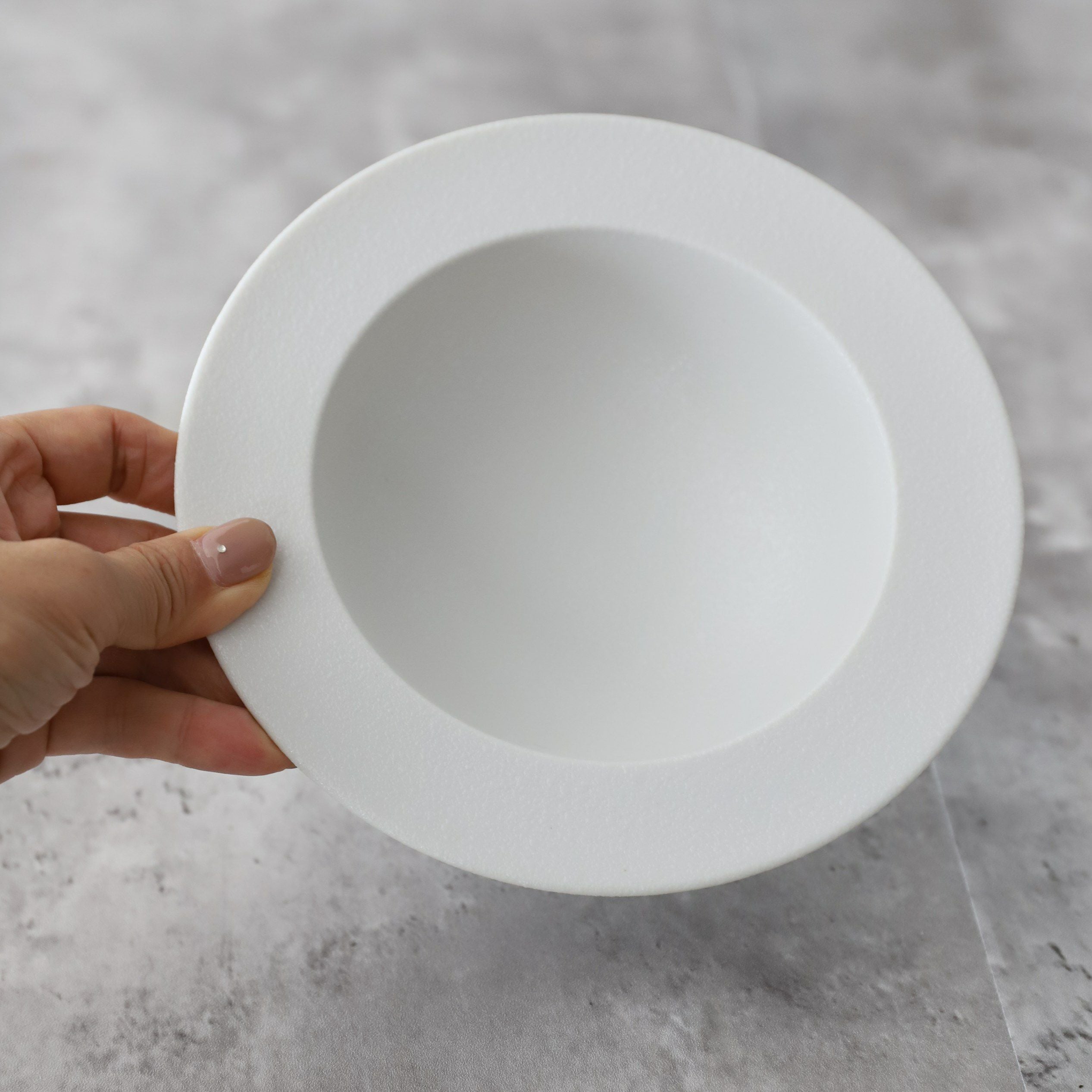 有田焼 白いスープパスタリムボウル 18cm スノー｜おしゃれな食器M苦楽園｜