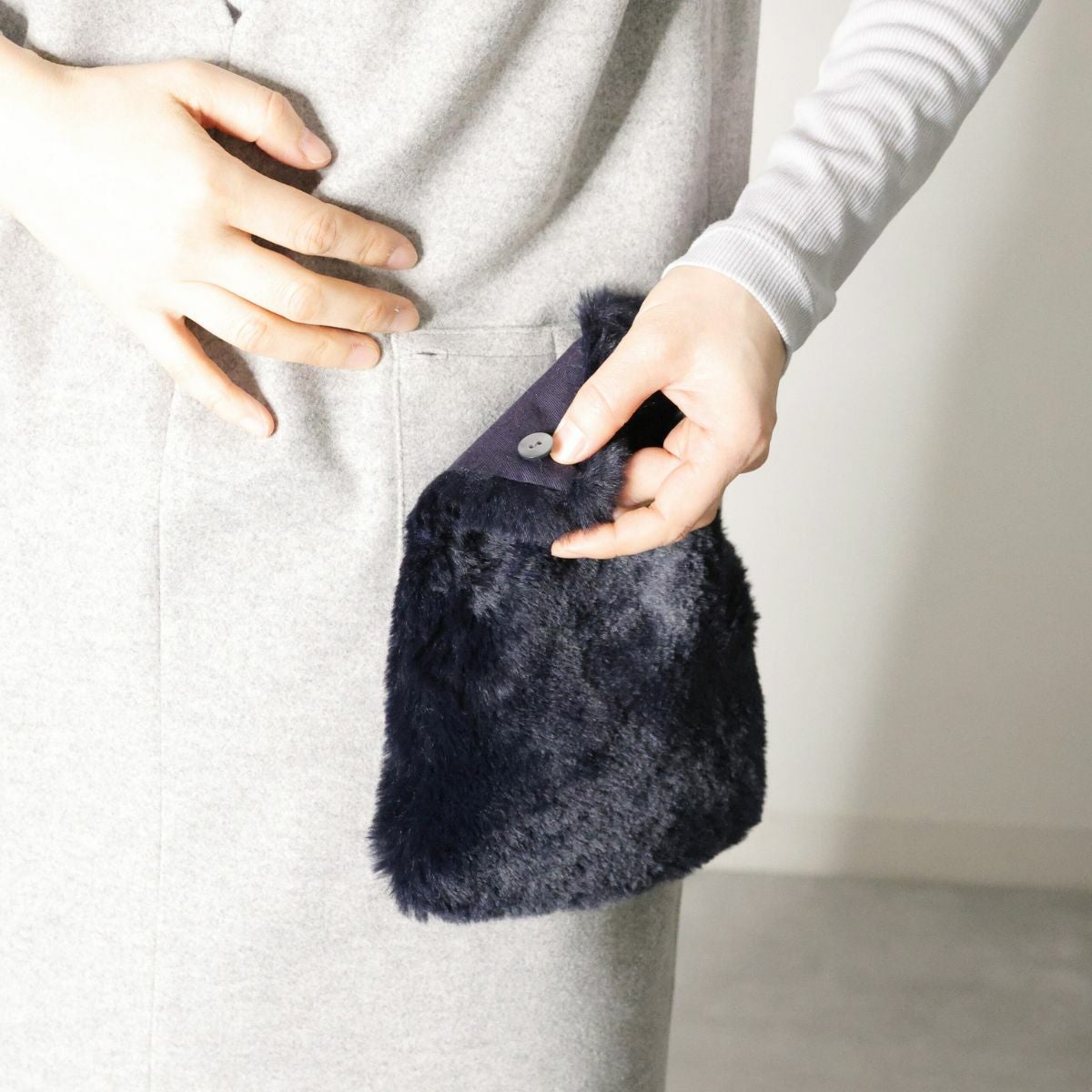 BRAHMIN　Vネックファーポケットワンピース