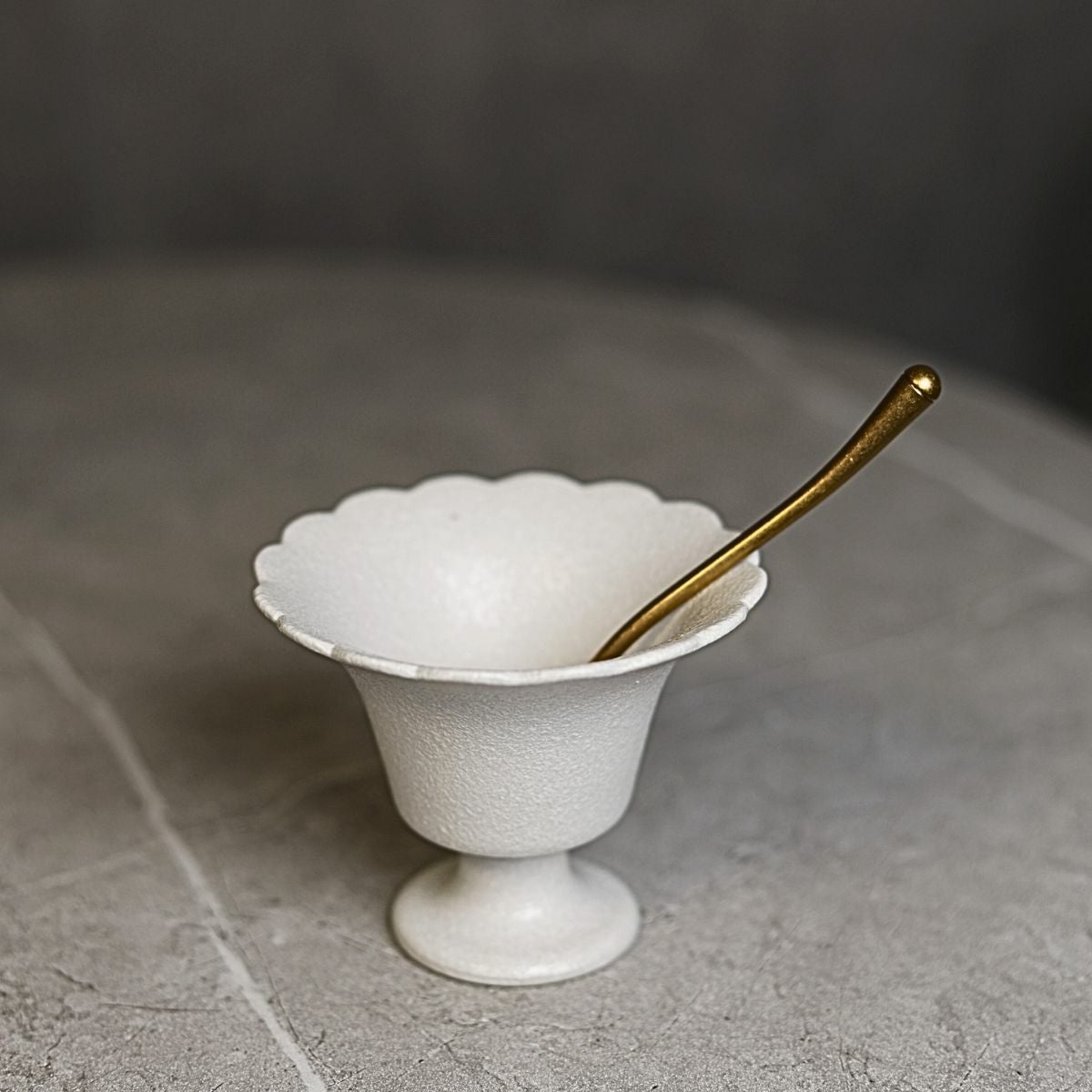 ベルフラワー高台 SHIRO 9.5cm｜M苦楽園｜おしゃれな食器通販サイト