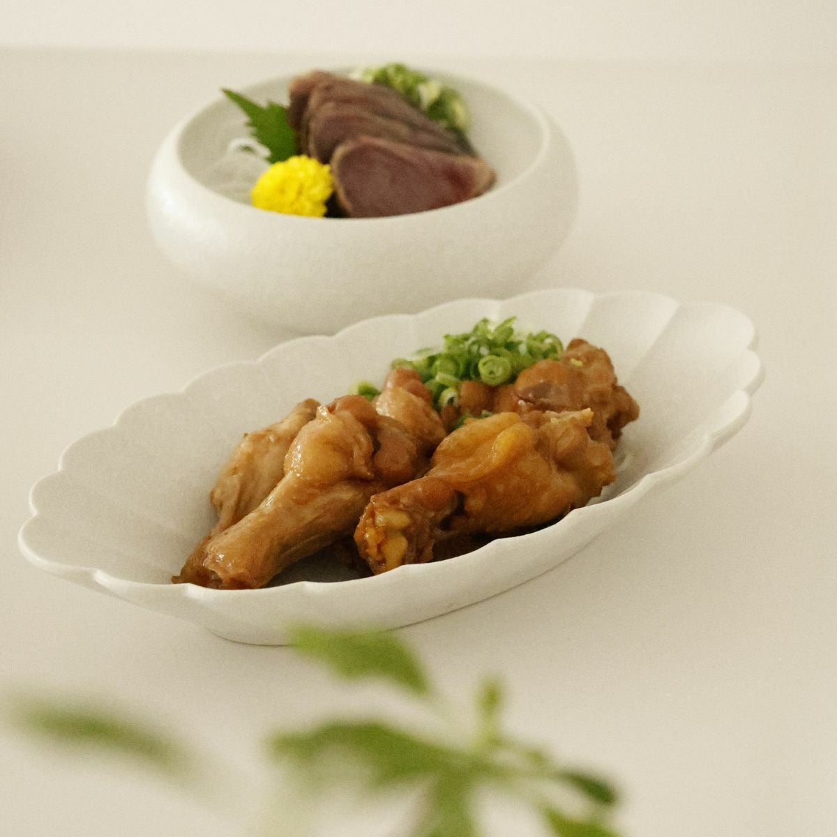 オーバル菊型鉢　SHIRO 24cmB品